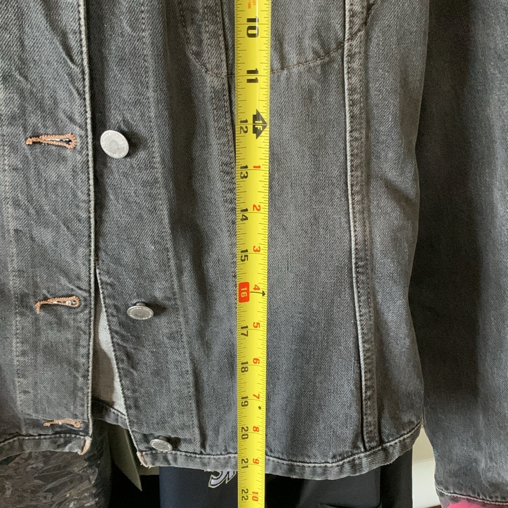 Hand painted denim jacket - Picture 4 of 10